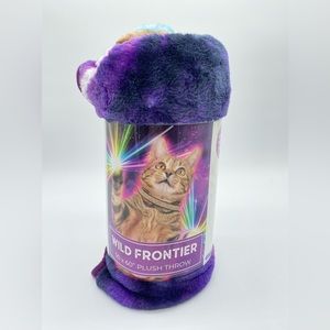 WILD FRONTIER 50" X 60" PLUSH GALACTIC CAT THROW